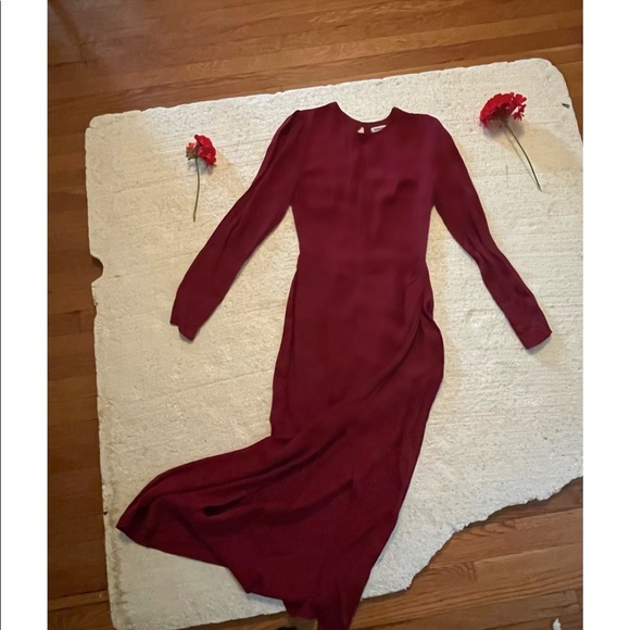 Beautiful Ruby reformation dress. - Picture 2 of 3